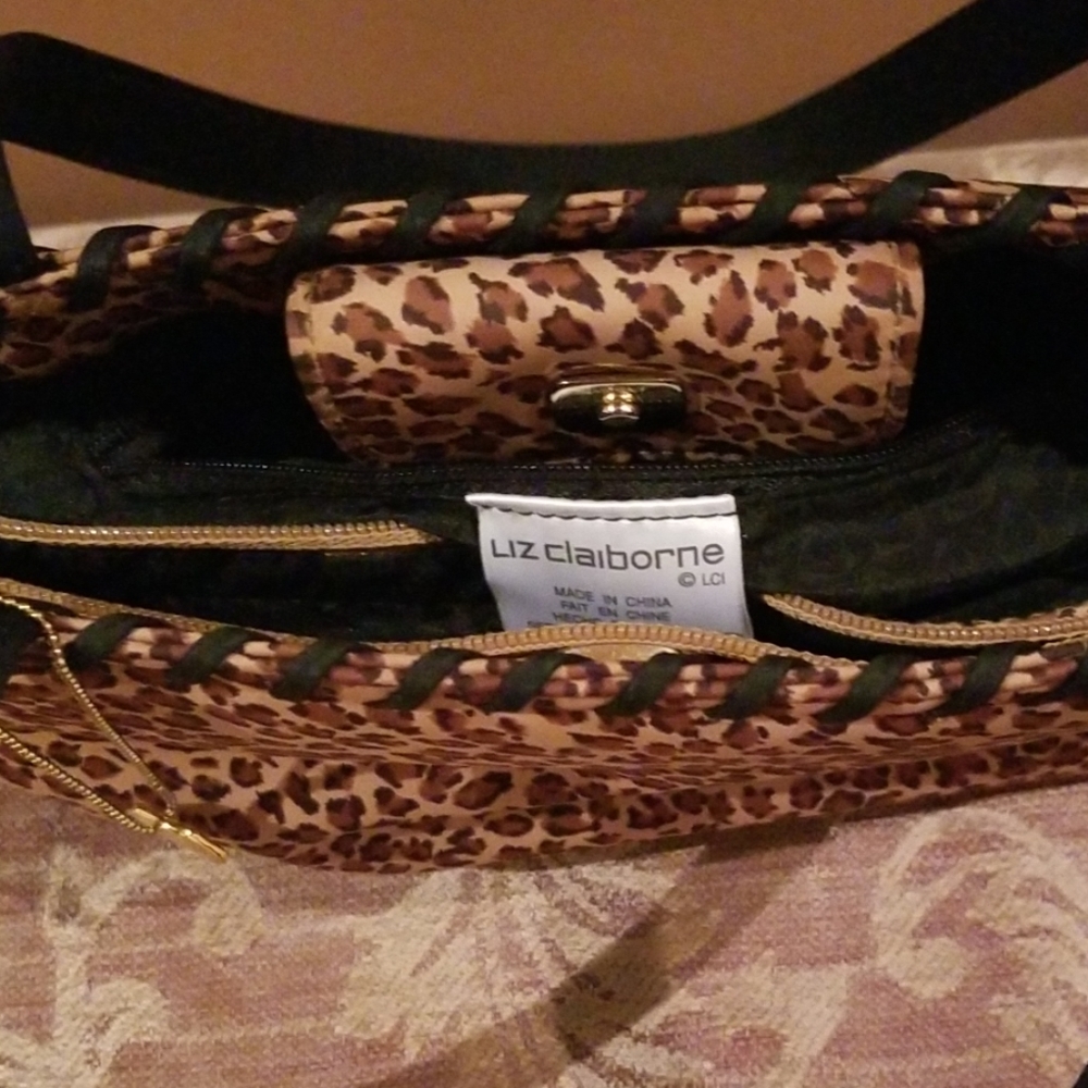 Animal print small tote bag. - Picture 3 of 4
